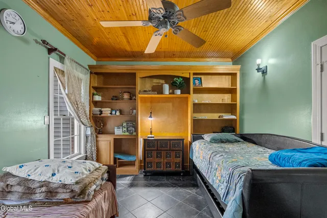 $749,900 | 2027 Dobie Lane, Guilderland, NY 12303