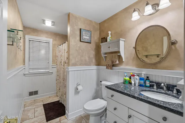 $749,900 | 2027 Dobie Lane, Guilderland, NY 12303