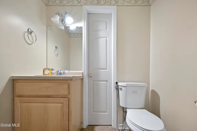 $749,900 | 2027 Dobie Lane, Guilderland, NY 12303