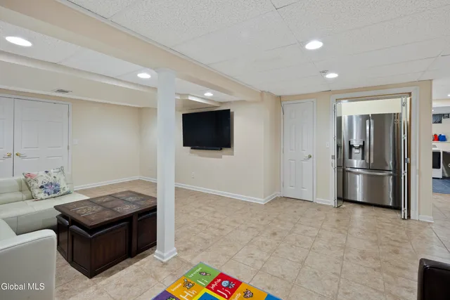 $749,900 | 2027 Dobie Lane, Guilderland, NY 12303