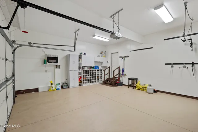 $749,900 | 2027 Dobie Lane, Guilderland, NY 12303