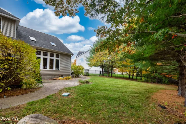 $749,900 | 2027 Dobie Lane, Guilderland, NY 12303