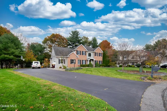 $749,900 | 2027 Dobie Lane, Guilderland, NY 12303