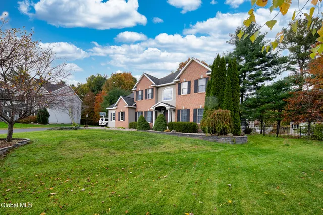 $749,900 | 2027 Dobie Lane, Guilderland, NY 12303