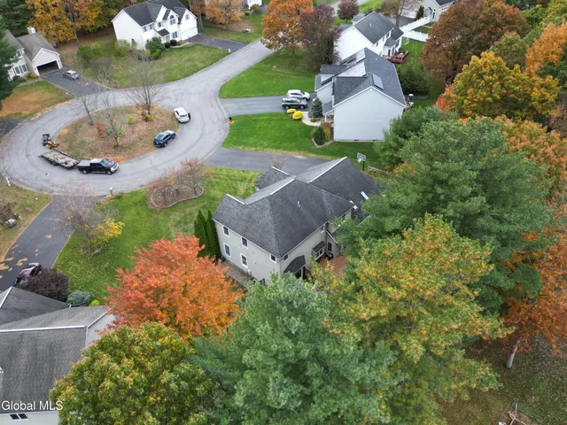 $749,900 | 2027 Dobie Lane, Guilderland, NY 12303