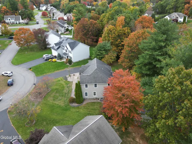 $749,900 | 2027 Dobie Lane, Guilderland, NY 12303