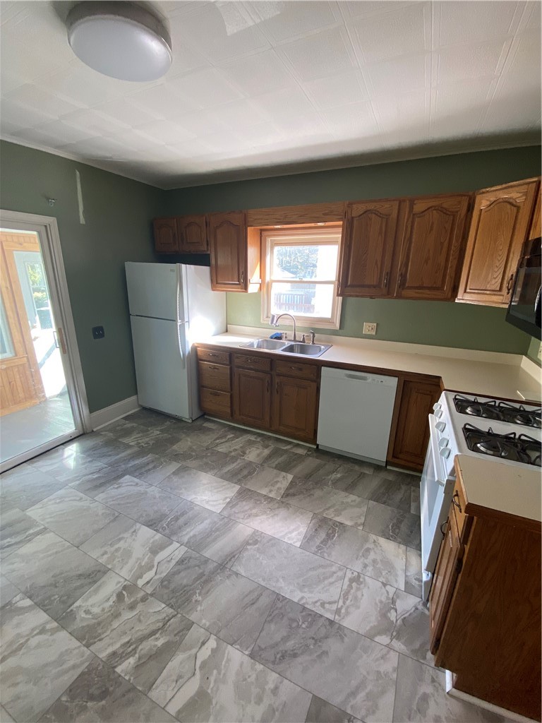 74 Chandler Street Rochester, NY 14619 - Photo 3 of 19 Gallery Image 3
