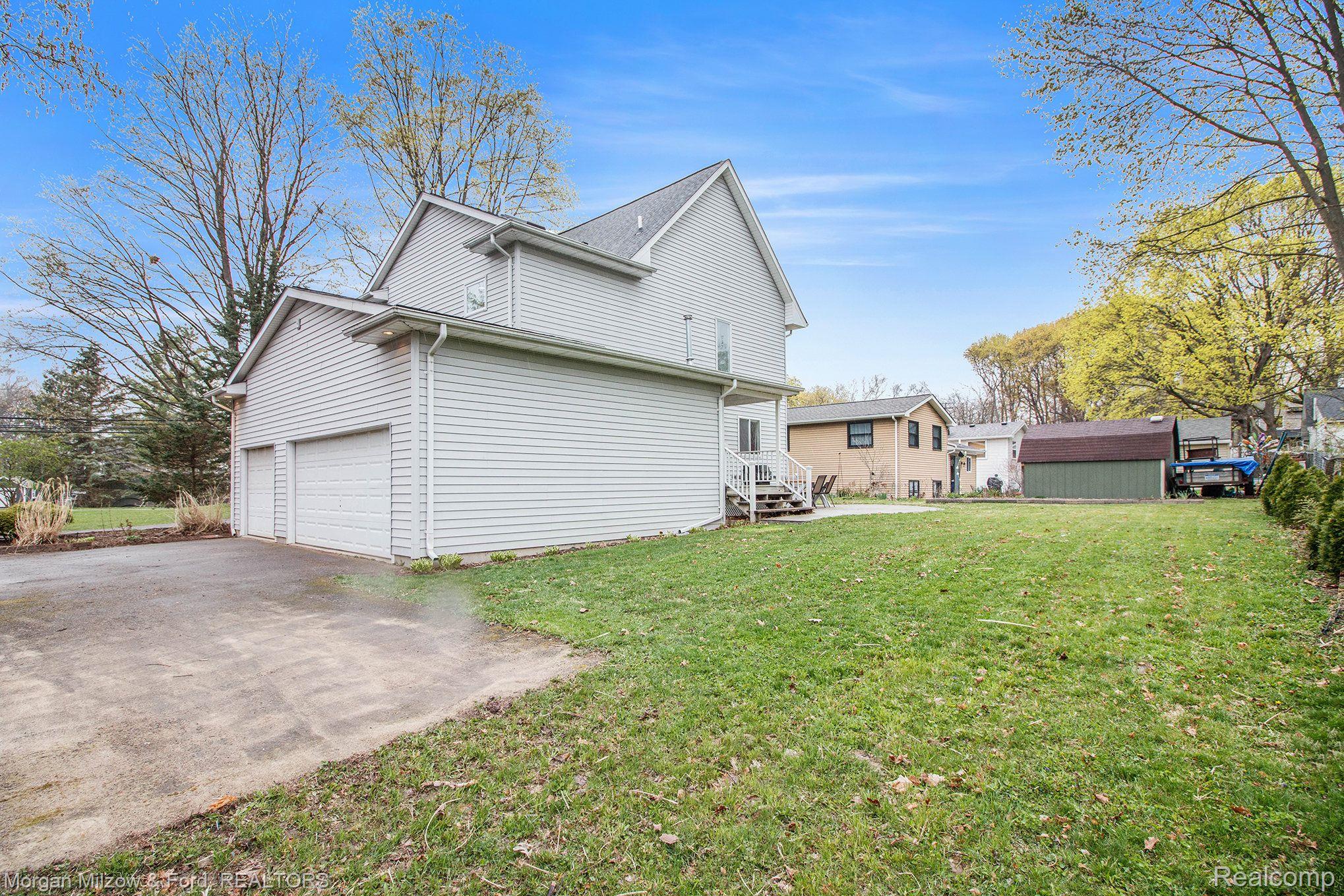 3615 Covert Road Waterford, MI 48328 - Photo 30 of 31 Another look at the backyard