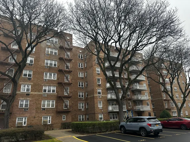 $348,999 | 149-30 88th Street, Unit 4A | Lindenwood