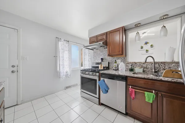 $385,000 | 6030 North Winchester Avenue, Unit C, Chicago, IL 60660