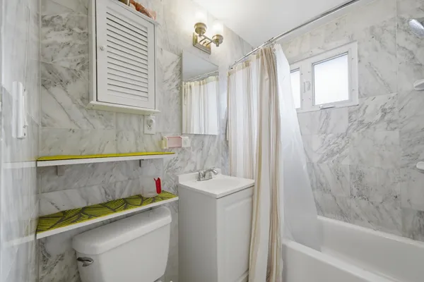 $385,000 | 6030 North Winchester Avenue, Unit C, Chicago, IL 60660