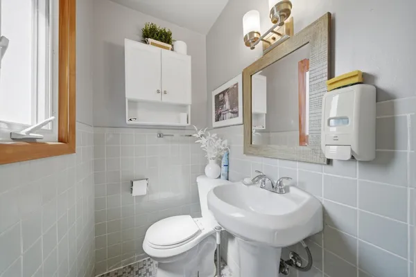 $385,000 | 6030 North Winchester Avenue, Unit C, Chicago, IL 60660
