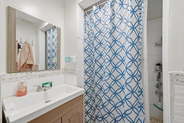 $385,000 | 6030 North Winchester Avenue, Unit C, Chicago, IL 60660