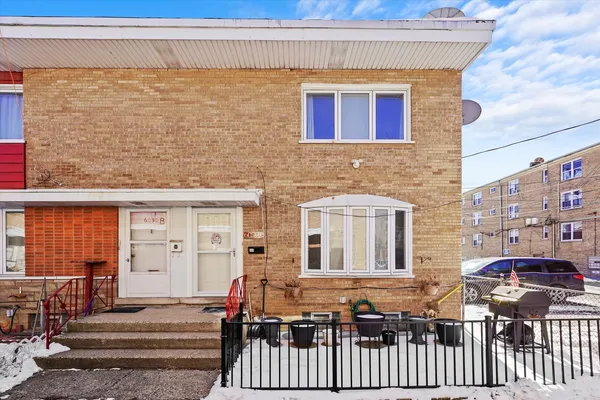 $385,000 | 6030 North Winchester Avenue, Unit C, Chicago, IL 60660