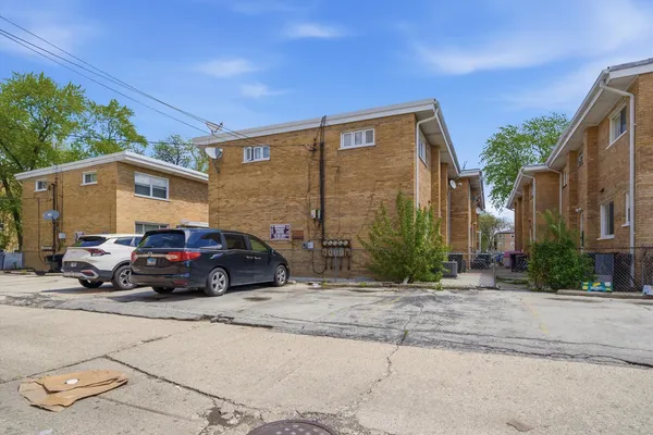 $385,000 | 6030 North Winchester Avenue, Unit C, Chicago, IL 60660