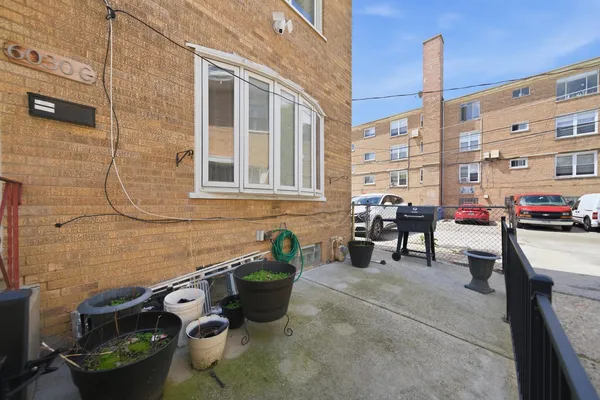 $385,000 | 6030 North Winchester Avenue, Unit C, Chicago, IL 60660