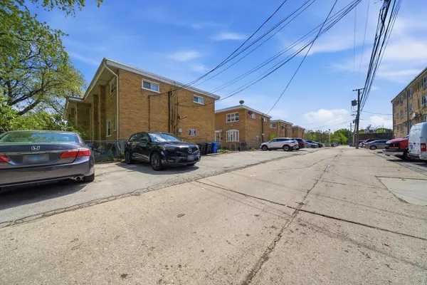 $385,000 | 6030 North Winchester Avenue, Unit C, Chicago, IL 60660