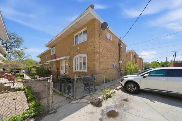 $385,000 | 6030 North Winchester Avenue, Unit C, Chicago, IL 60660