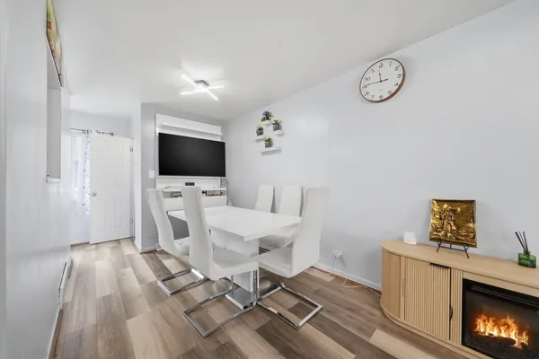 $385,000 | 6030 North Winchester Avenue, Unit C, Chicago, IL 60660
