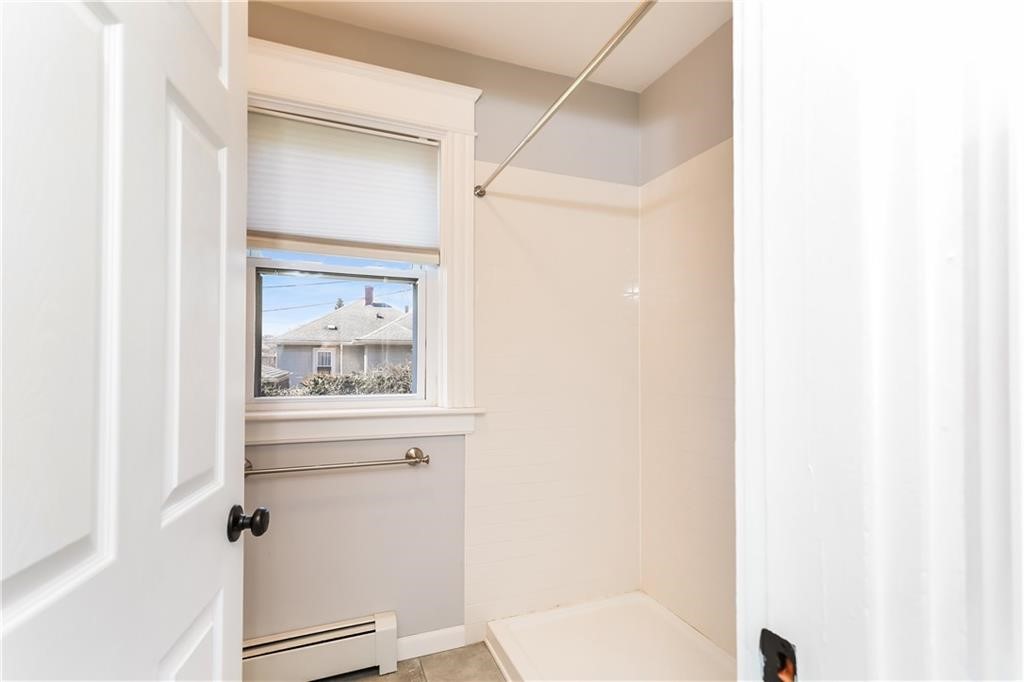 19 County Street Newport, RI 02840 - Photo 11 of 38