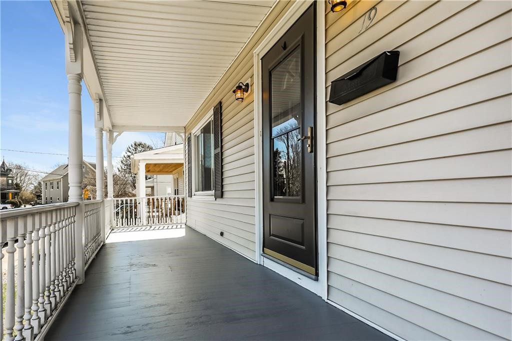 19 County Street Newport, RI 02840 - Photo 2 of 38