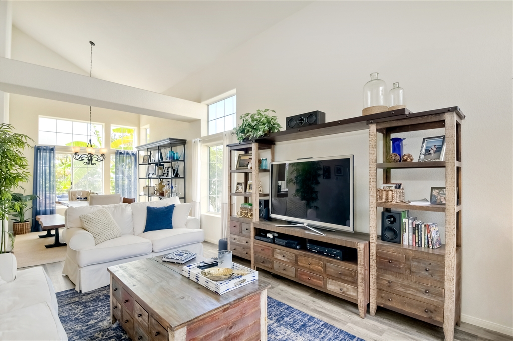 2363 Terraza Ribera Carlsbad, CA 92009 - Photo 4 of 24 Gallery Image 4