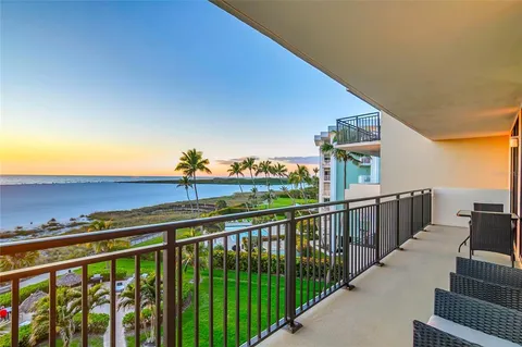 $864,000 | 180 Seaview Court, Unit 515, Marco Island, FL 34145