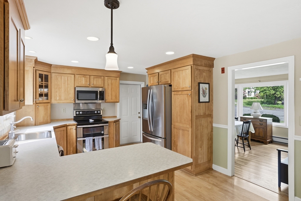 2 Alan Road Hudson, MA 01749 - Photo 6 of 42