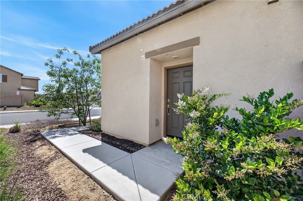 28307 Memory Winchester, CA 92596 - Photo 4 of 70
