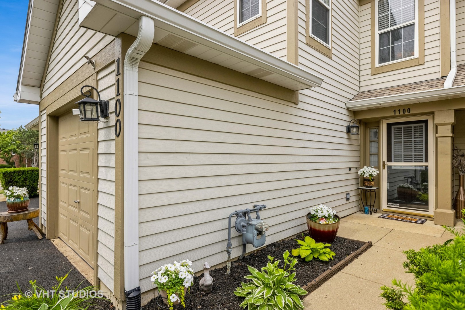 1100 Horizon Ridge Lake In The Hills, IL 60156 - Photo 1 of 10