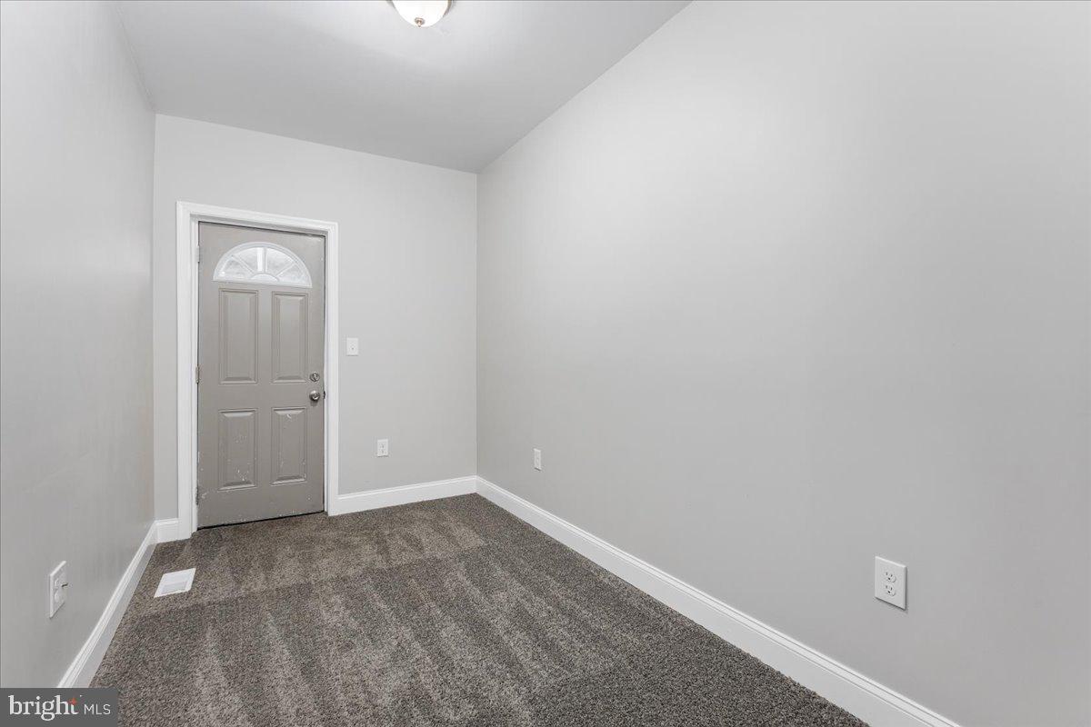4033 Fairfax Road Baltimore, MD 21216 - Photo 29 of 34