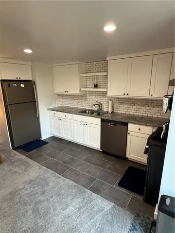 $6,000 | 16 Dudley Avenue, Unit 7, Newport, RI 02840