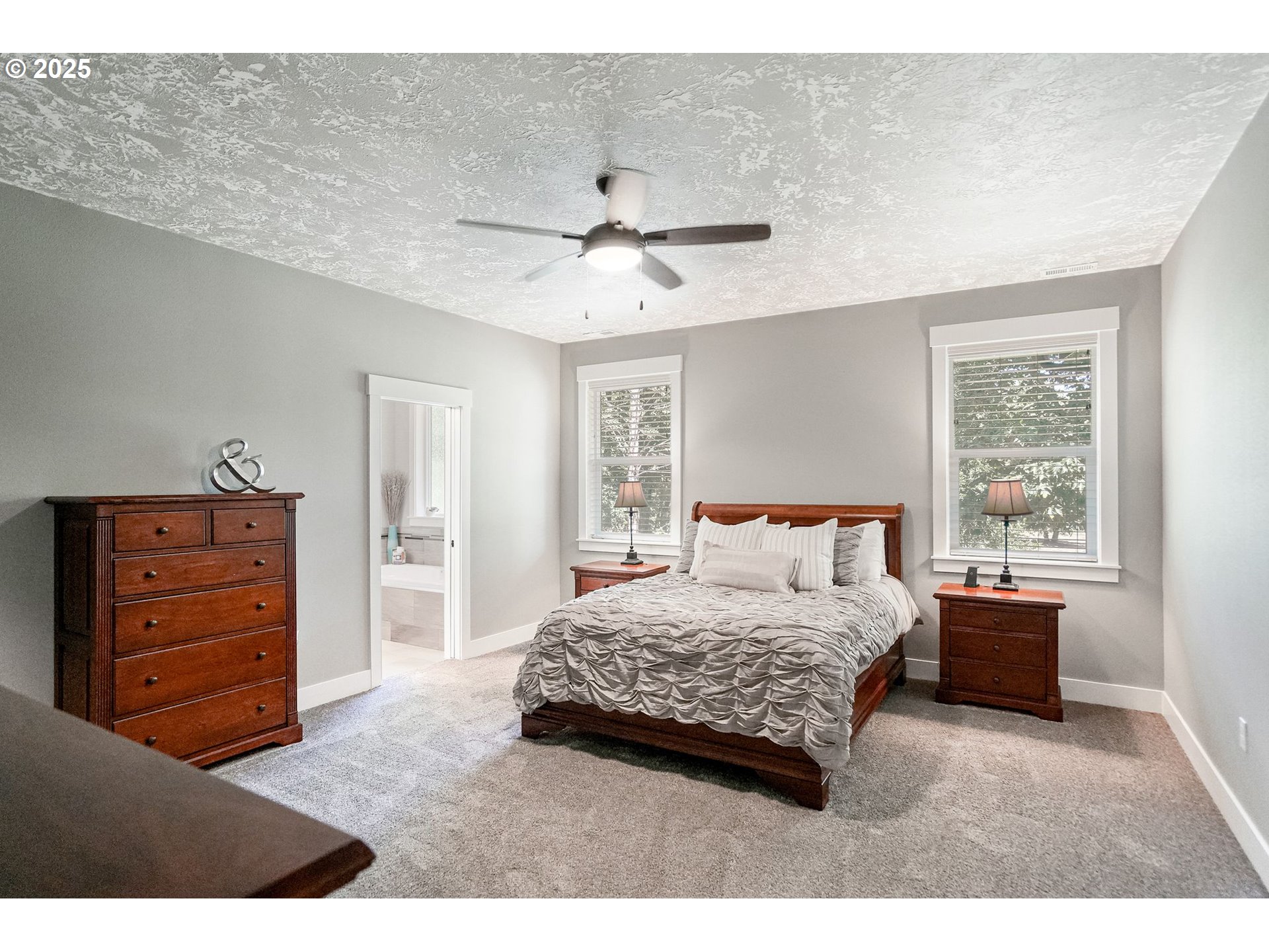 6300 Corvallis Road Independence, OR 97351 - Photo 20 of 48 a bedroom with a bed and a dresser