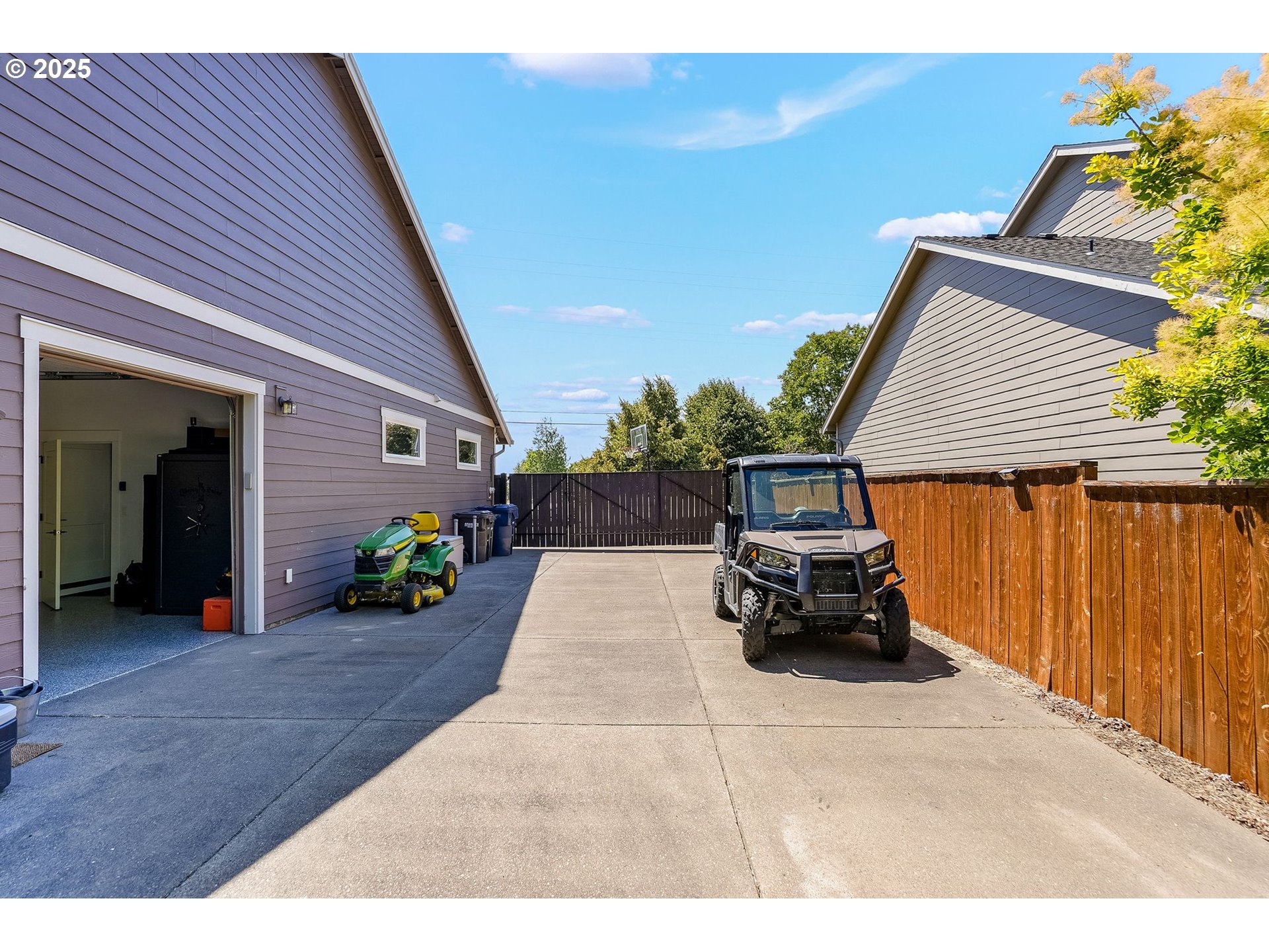 6300 Corvallis Road Independence, OR 97351 - Photo 42 of 48 a car parked in front of a house