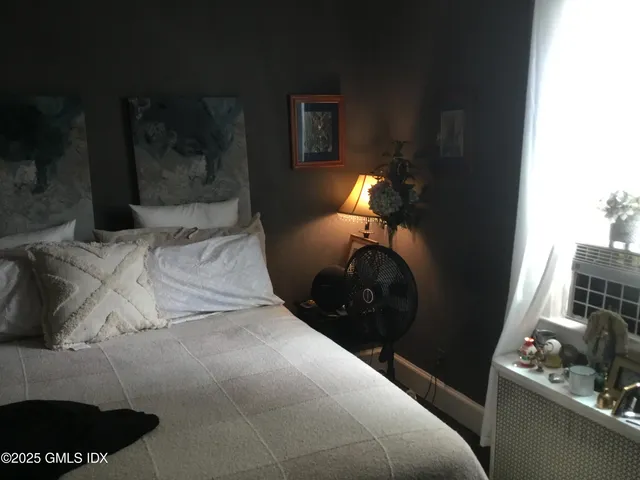 a bed room with a bed