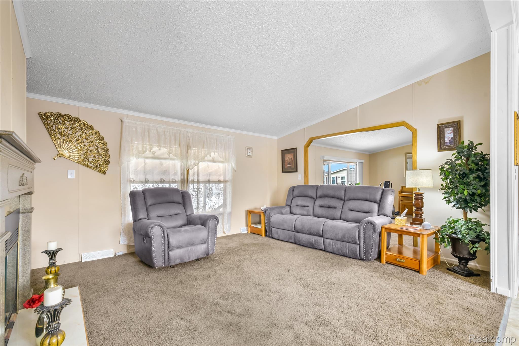 13451 Mapleview Street Carleton, MI 48117 - Photo 12 of 35 _BDB8352.jpg