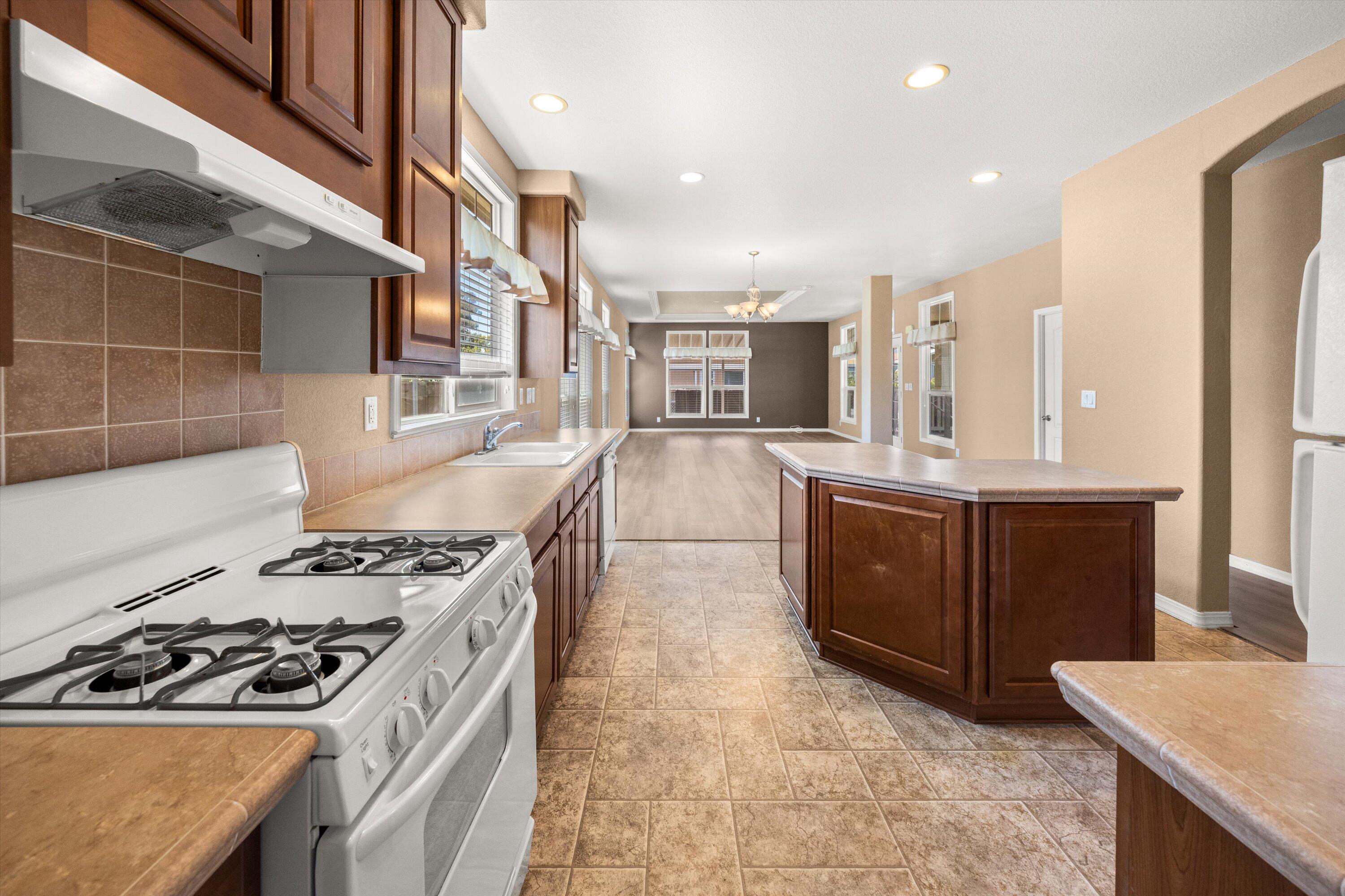 30 Winchester Canyon Road, Unit 44 Goleta, CA 93117 - Photo 9 of 27 kitchen to living room