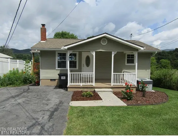 $259,000 | 327 Coleman Street, Harrogate, TN 37752