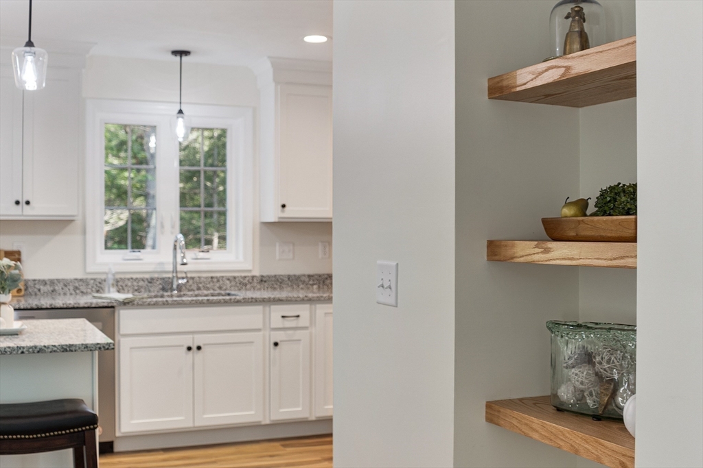373 Hitchcock Road Winchendon, MA 01475 - Photo 5 of 39 Gallery Image 5