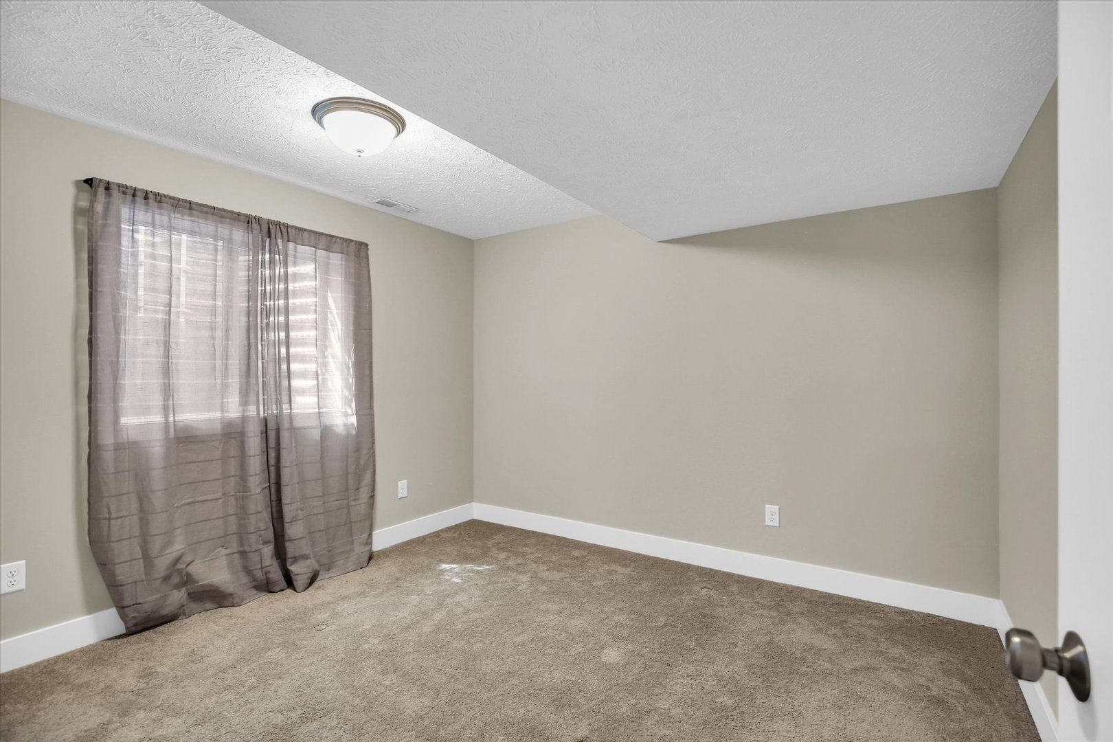 5008 Emmas Way Champaign, IL 61822 - Photo 38 of 53 an empty room with windows