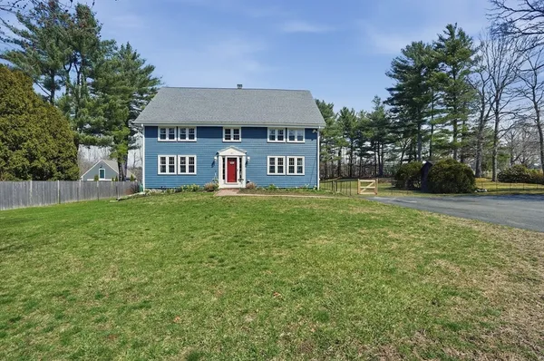 $900,000 | 61 Main Street, Hanover, MA 02339
