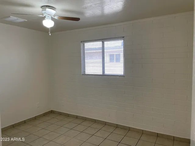 a view of empty room with window