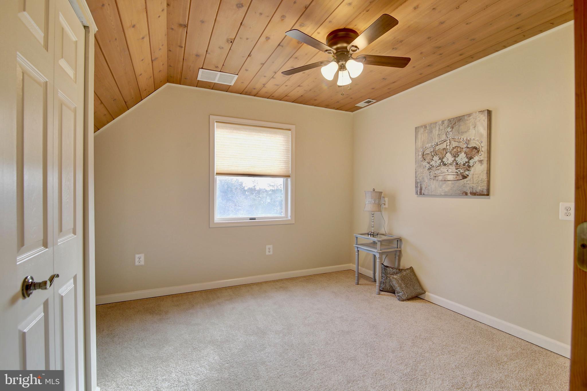 19990 Gleedsville Road Leesburg, VA 20175 - Photo 27 of 53 Adorable second floor bedroom.