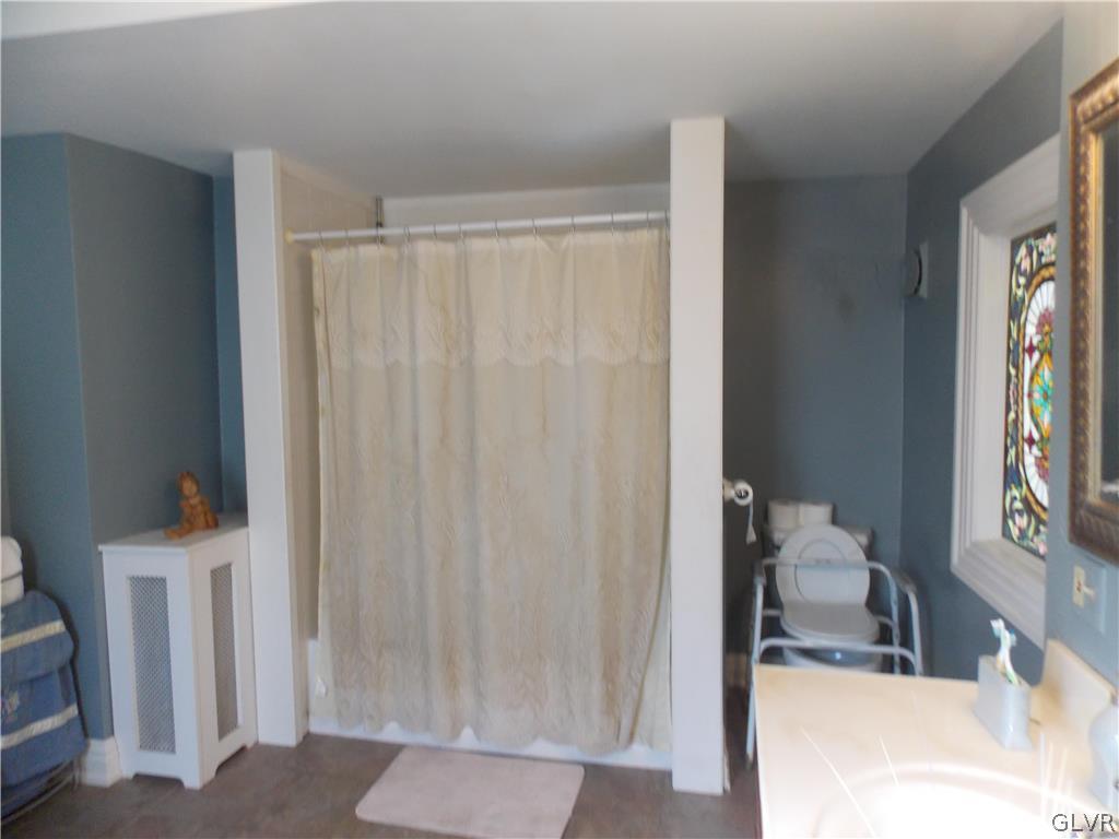86 Broadway Jim Thorpe, PA 18229 - Photo 11 of 17