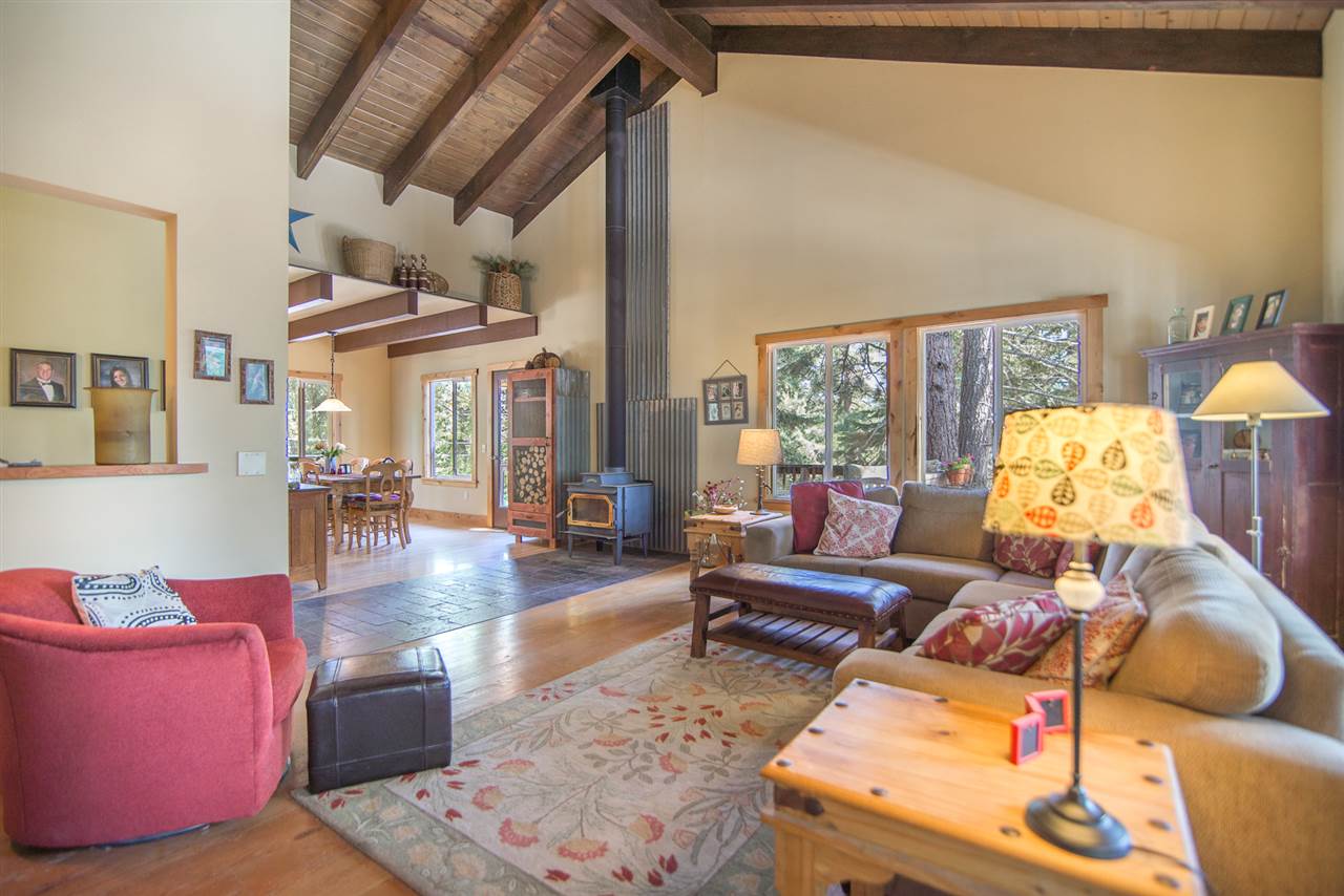 10889 Blueberry Road Truckee, CA 96161 - Photo 6 of 14 Gallery Image 6