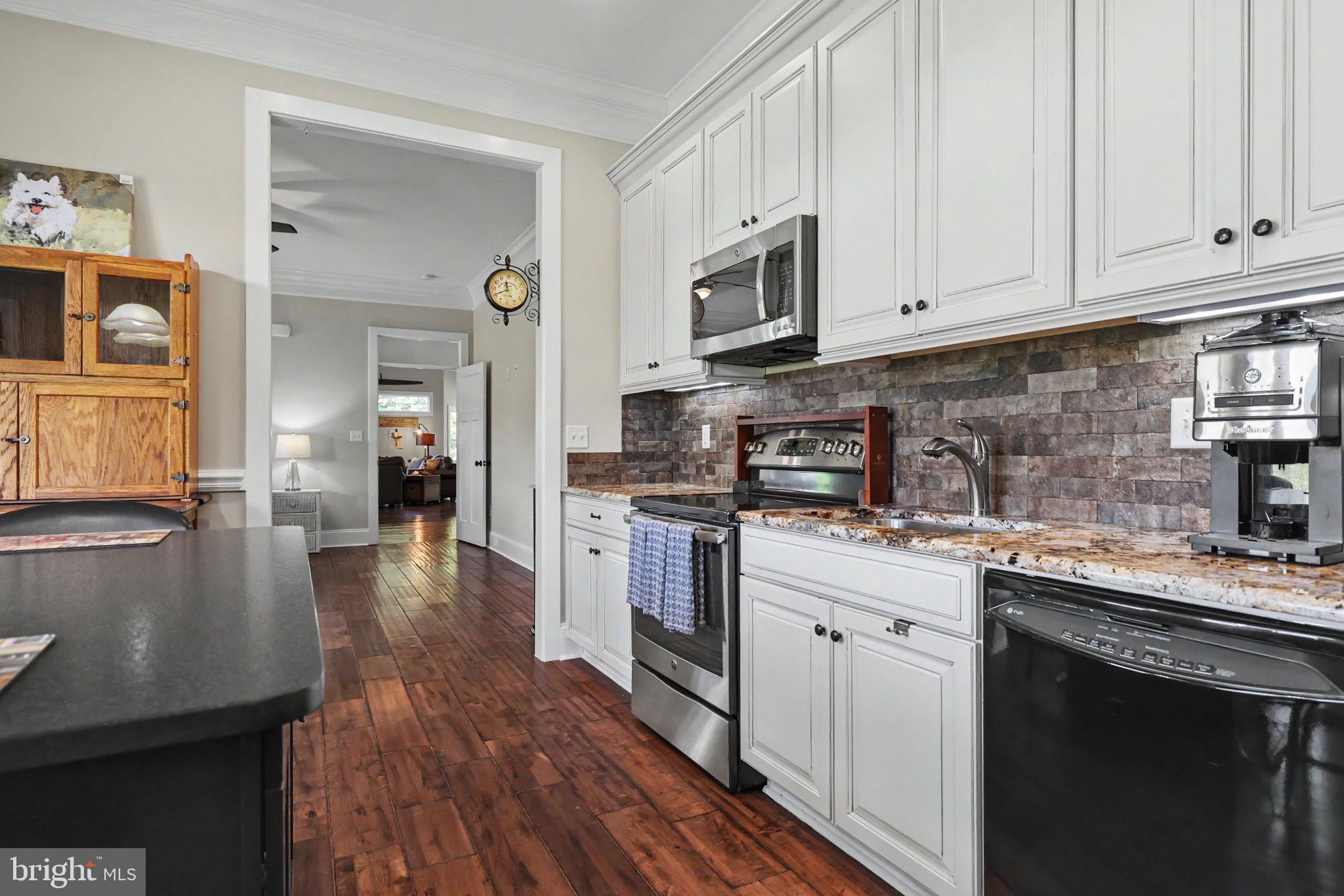 16081 Purcellville Road Purcellville, VA 20132 - Photo 55 of 117 GE Profile Stainless Appliances