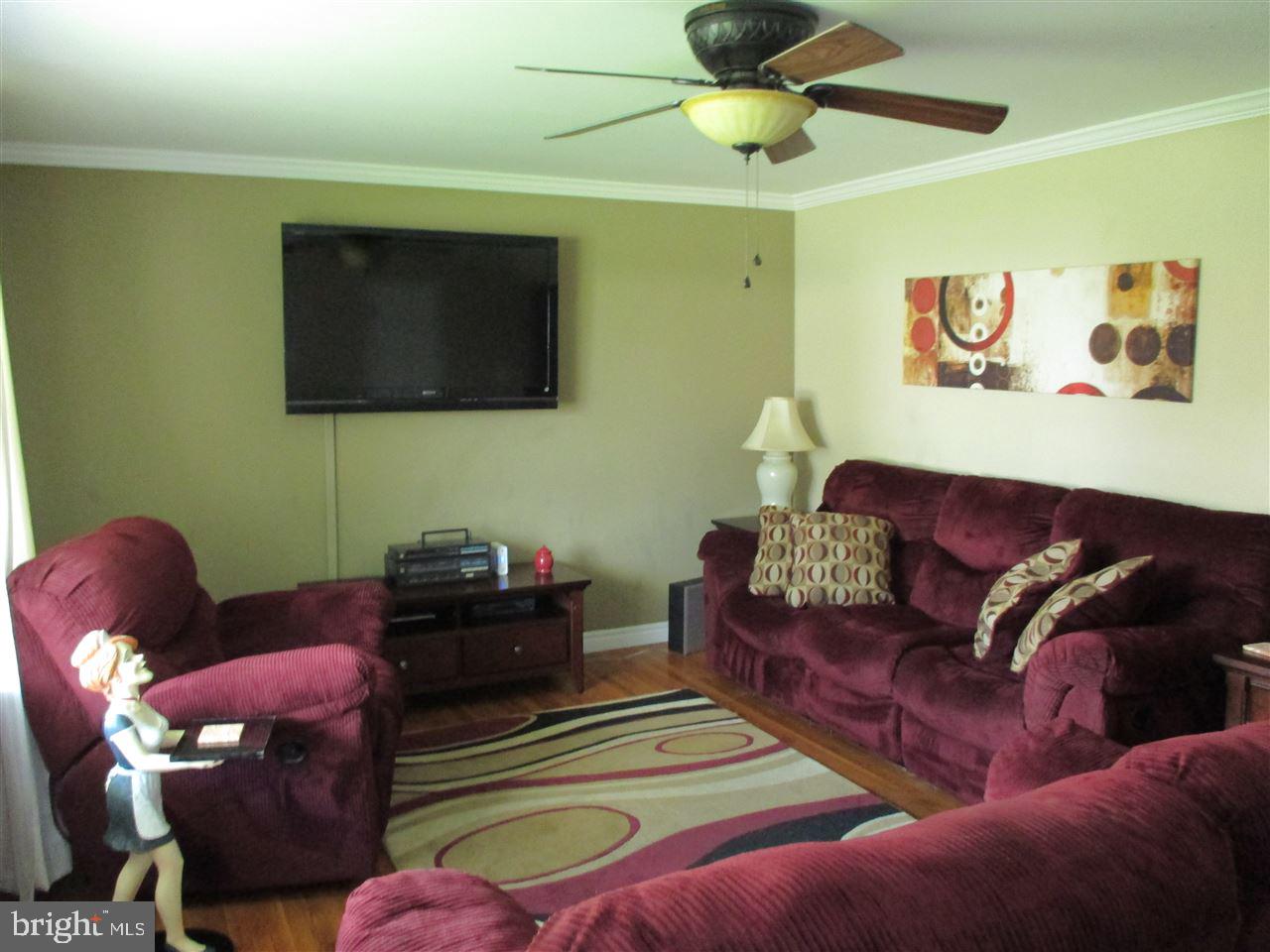 70 Rosedale Drive Manchester, PA 17345 - Photo 3 of 19 Gallery Image 3