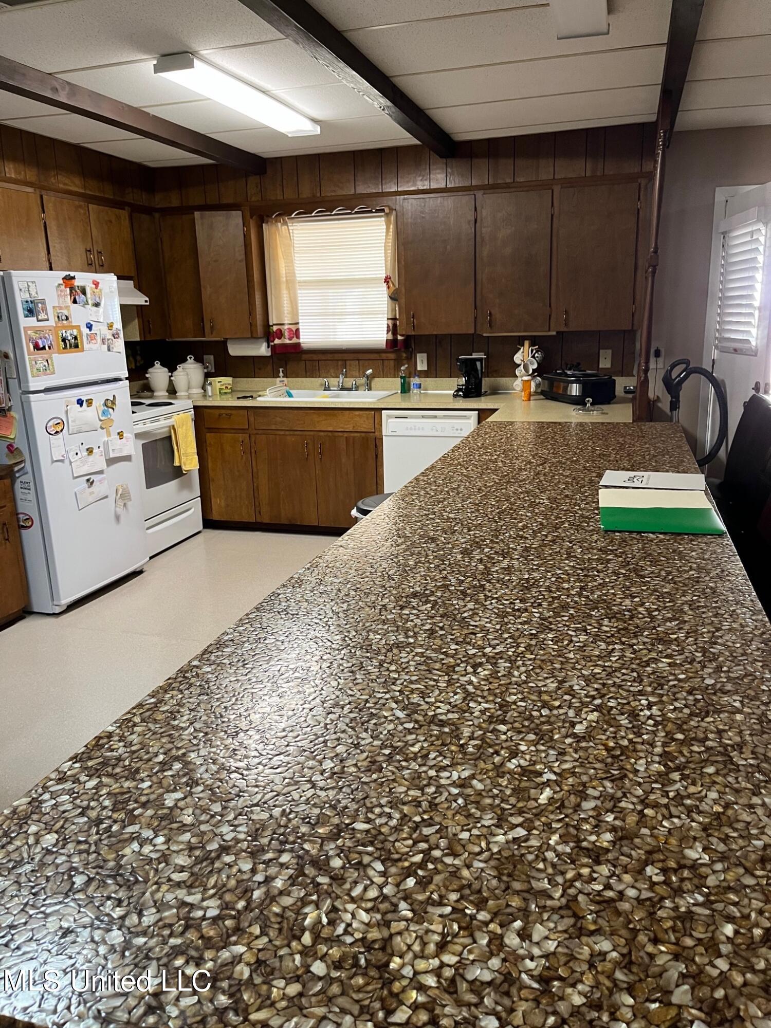 6834 South Siwell Road Byram, MS 39272 - Photo 7 of 23 IMG_3608 (2)