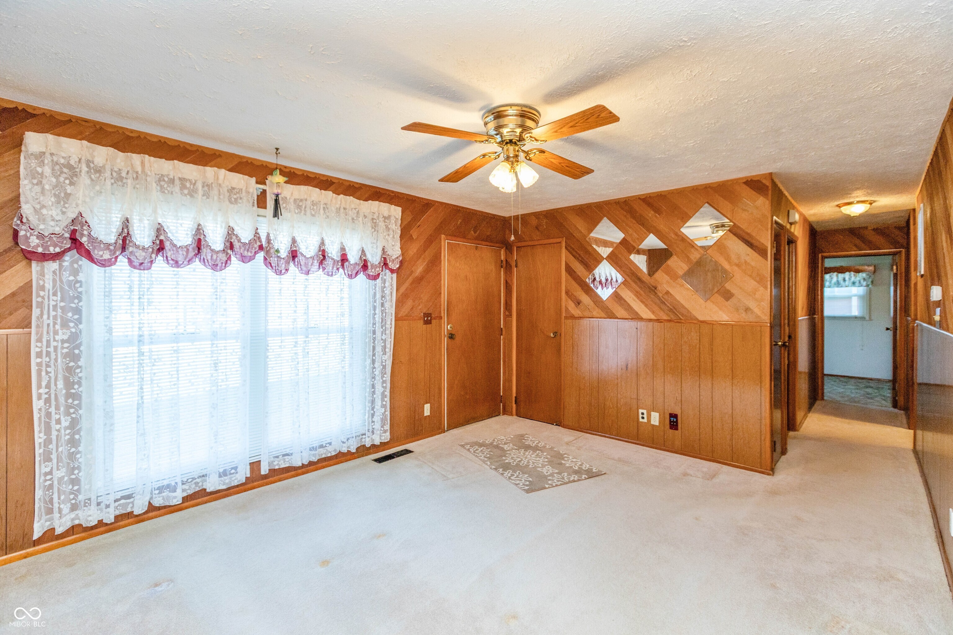 5901 Getz Lane Indianapolis, IN 46254 - Photo 3 of 25