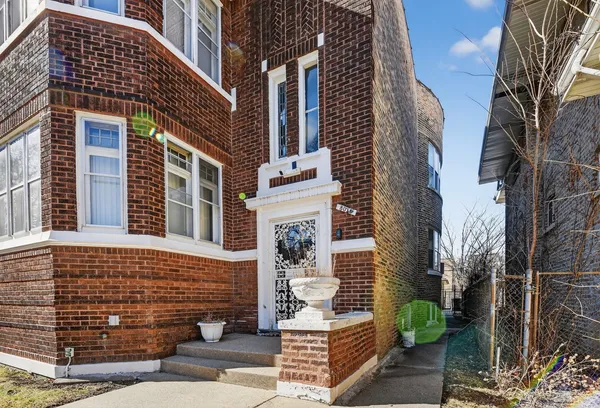 $1,750 | 8018 South Sangamon Street, Unit 2, Chicago, IL 60620